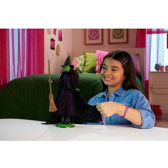 Wicked Elphaba doll NEW Collector’s item - Picture 9 of 10